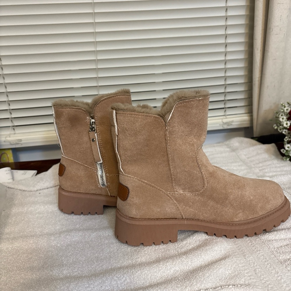 Tan Winter Boots women’s - Picture 1 of 4